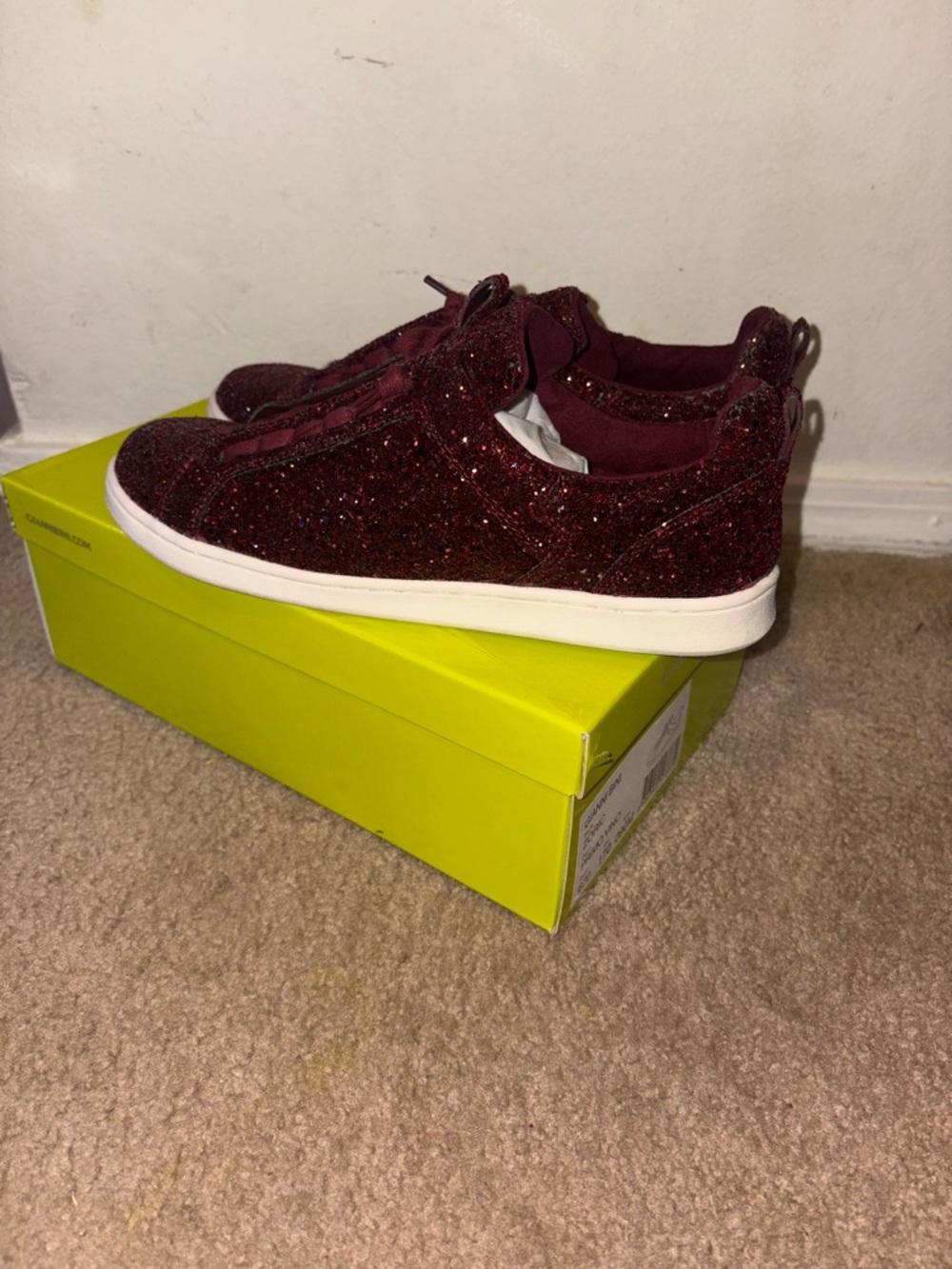 Gianni Bini Wine Glitter Low-Top Sneakers - Picture 7 of 7